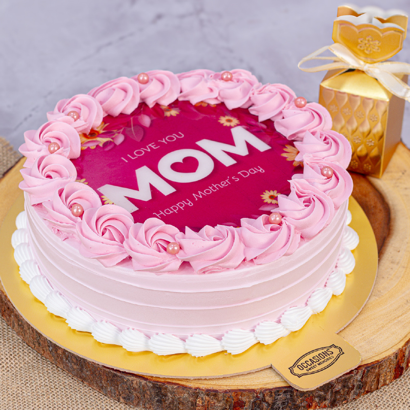 THE STRAWBERRY LOVE CAKE WITH MINI CHOCOLATE TREAT BOX COMBO